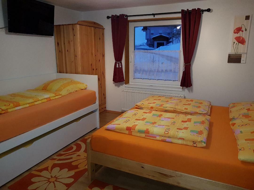 Pension Haus Rohrmoser Lungotz ภายนอก รูปภาพ