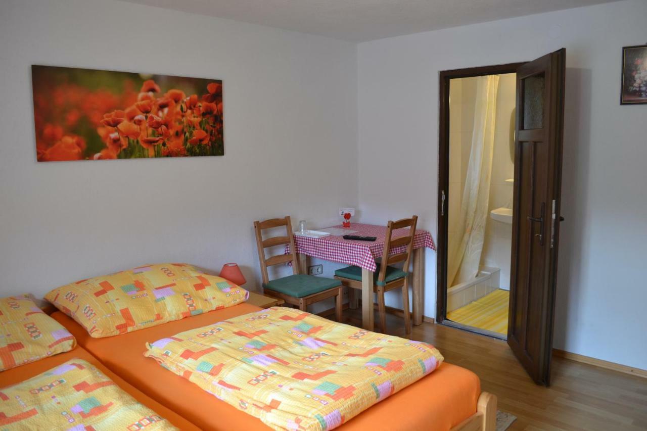 Pension Haus Rohrmoser Lungotz ภายนอก รูปภาพ
