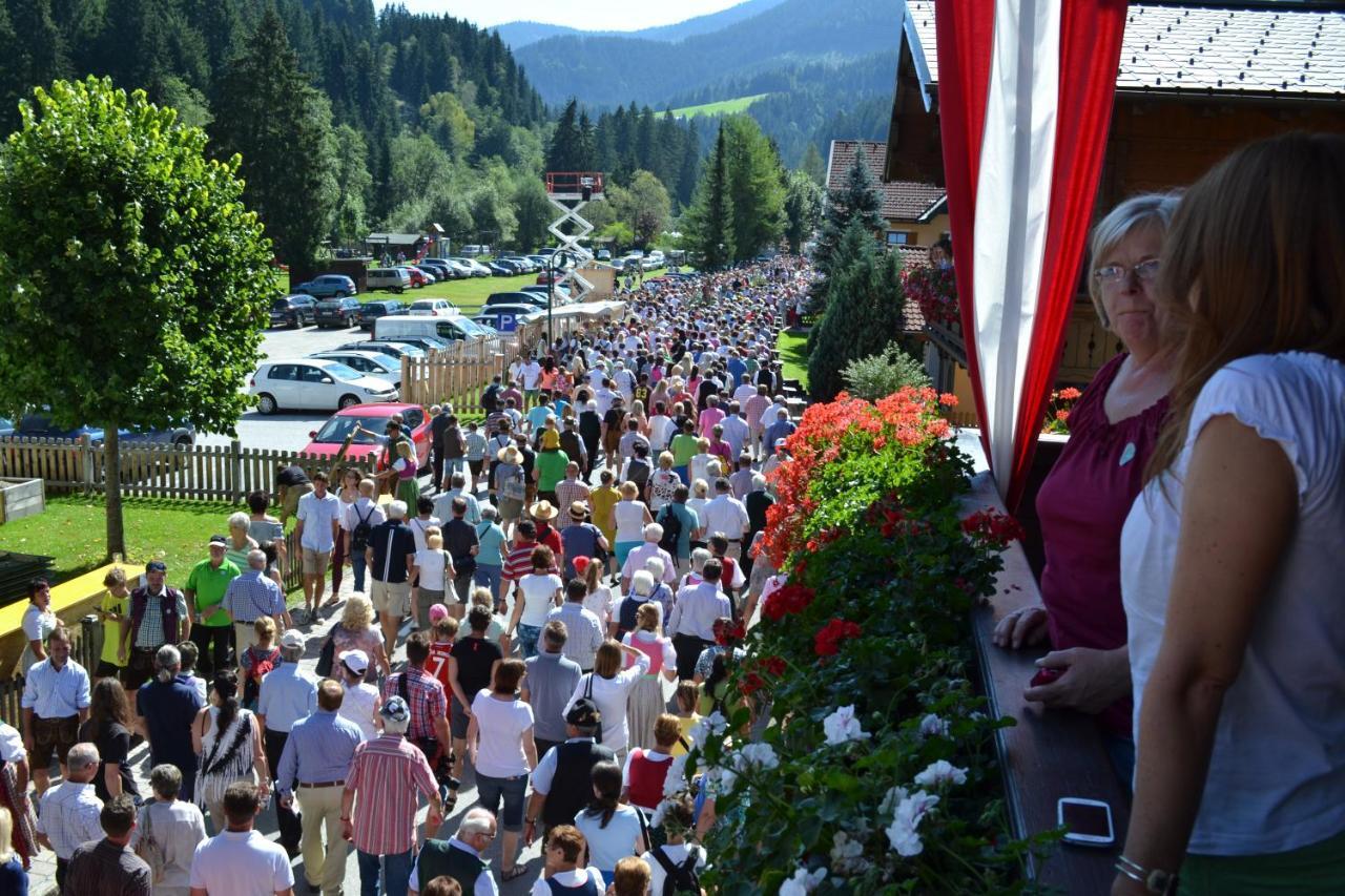 Pension Haus Rohrmoser Lungotz ภายนอก รูปภาพ